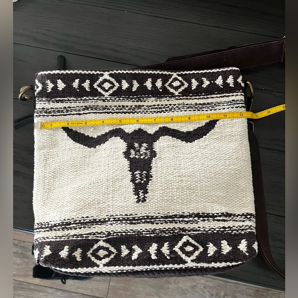 NWOT IDYLLWIND MADRONA LONGHORN WOVEN CROSSBODY BAG - Picture 9 of 10